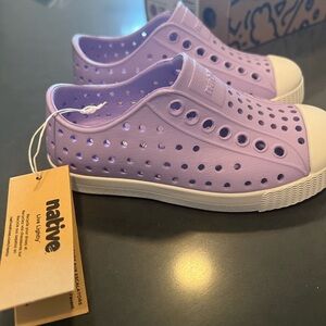 Brand new never worn Size 8 toddler girl Native Jefferson “ healing purple”